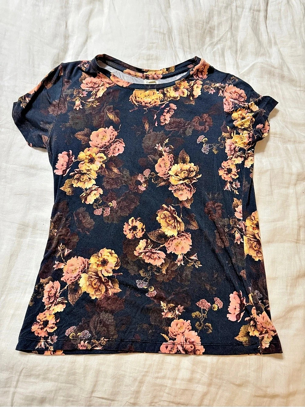 L’Agence Ressi Fitted Tee Floral Top MIDNGHT /MOSCHATA ROSA Size Large